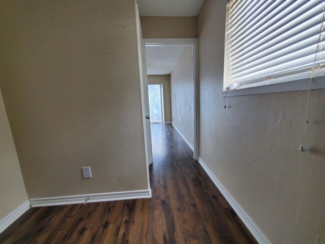 Building Photo - Wonderful Townhome in Irving