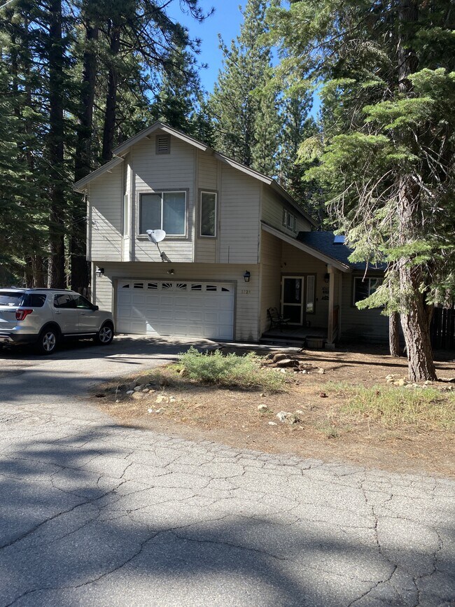 Building Photo - 1728 Mohican Dr