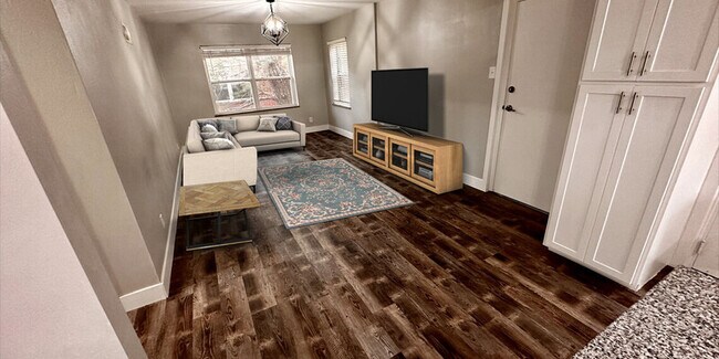 Building Photo - 5836 Sunshine Dr