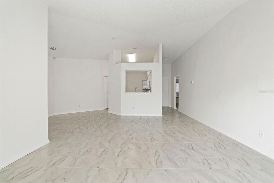 Building Photo - 1504 Silktree Ct