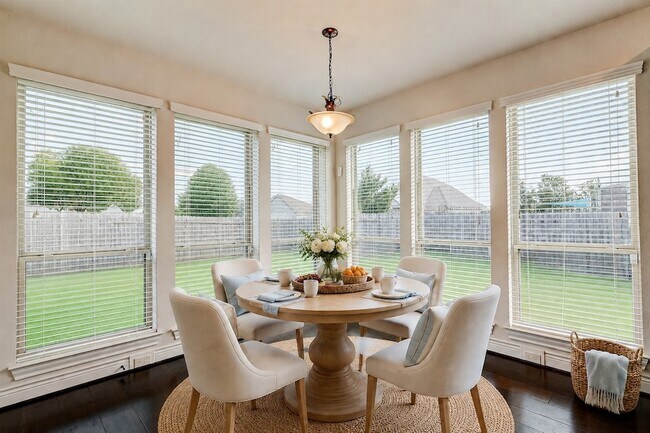 Building Photo - 4006 Misty Waters Ln