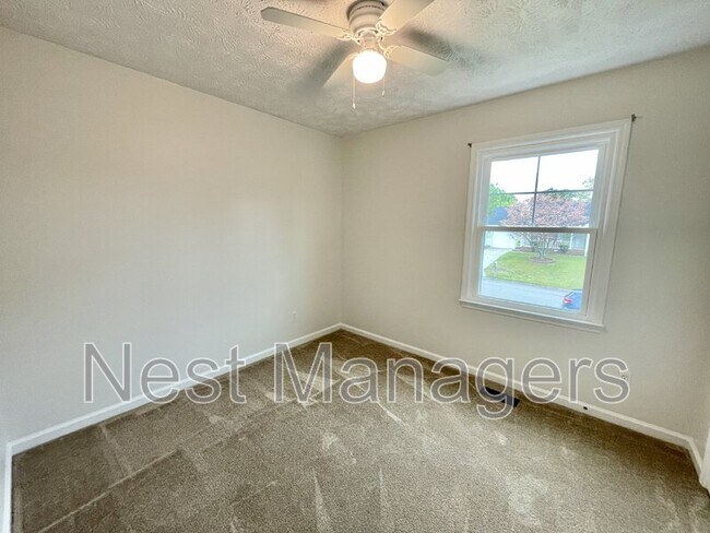 Building Photo - 623 Daharan Dr