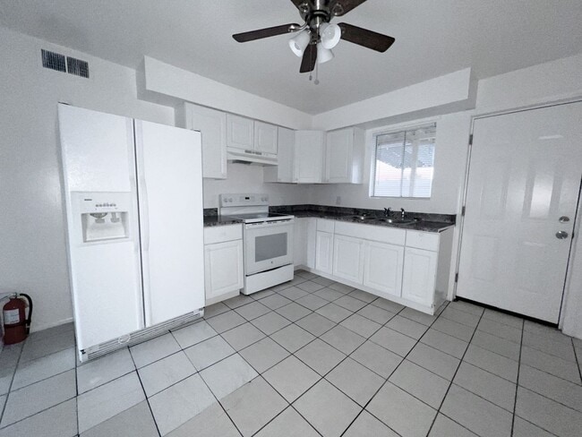 Building Photo - A602