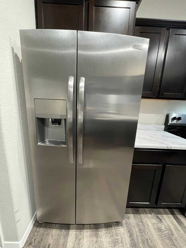 Building Photo - 6900 SW Whitmarsh Rd