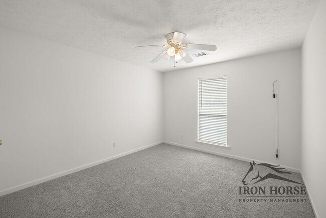 Building Photo - 379 Beech Hollow Trail SW