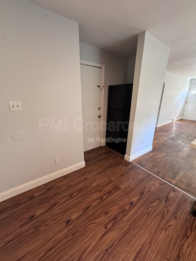 Building Photo - 2876 Hudson Dr
