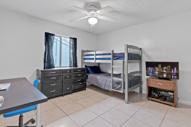Building Photo - 15139 SW 92nd Terrace