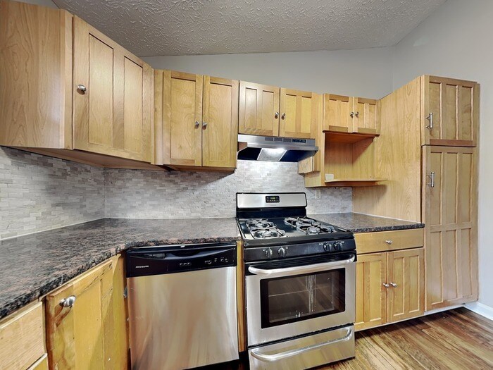 Building Photo - 5127 Galbraith Cir