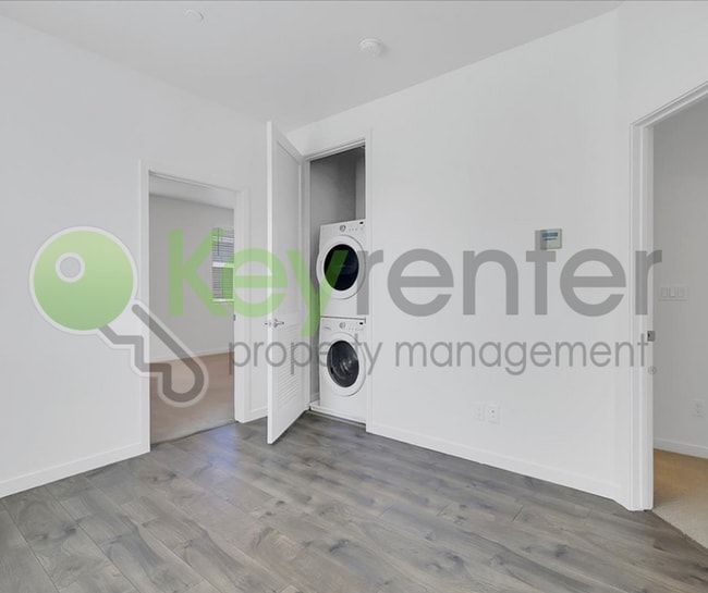 Building Photo - 487 McClatchy Way