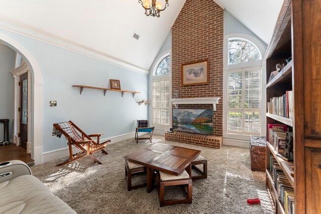 Building Photo - 11 Hornsilver Pl