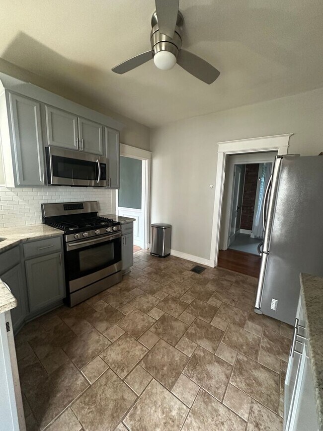 Building Photo - Gorgeous Renovated Highlands Bungalow – Available for Rent!