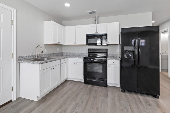 Building Photo - 216 W Starr Ave