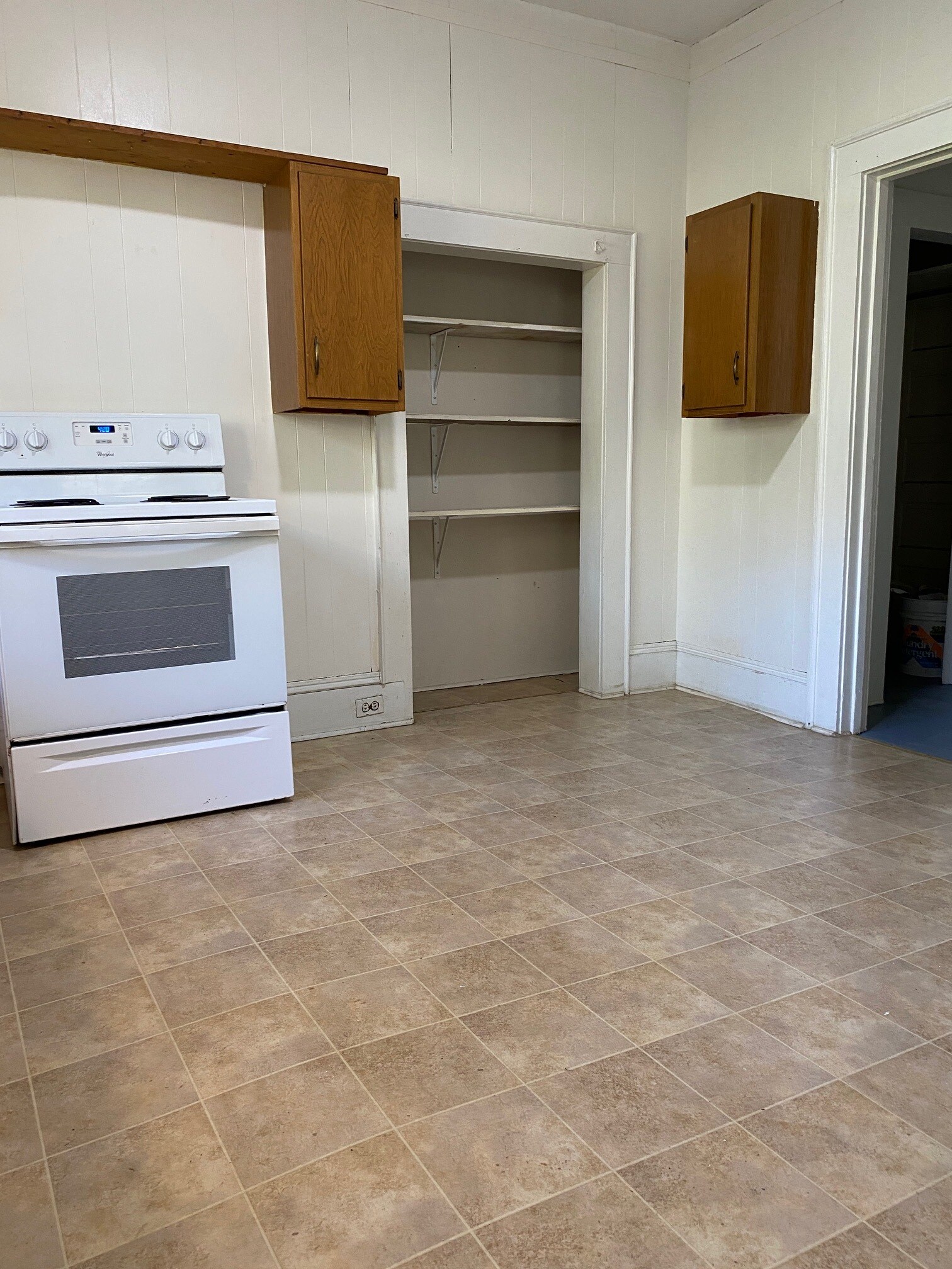 Building Photo - 220 W End Blvd