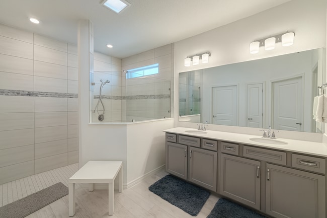 Building Photo - Beautiful Custom Home in Del Webb 55+ Community