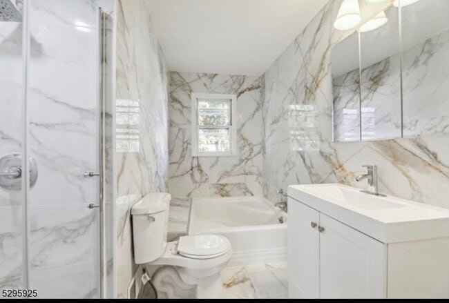 Building Photo - 737 Linden Ave