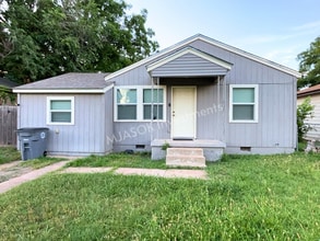 Building Photo - 3-Bed, 2-Bath Home Minutes from Fort Sill – Move-In Ready!