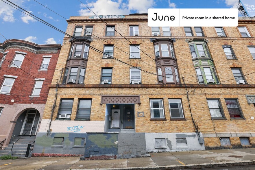 Building Photo - Room in Shared 4 bed/1 bath home in Allston