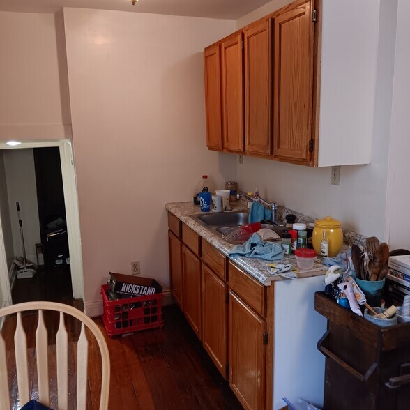 Building Photo - 2116 Ravine St