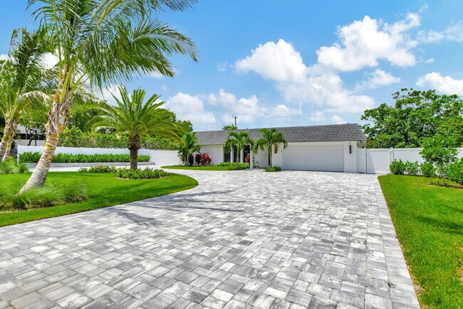 Primary Photo - 1467 NW 4th Ave