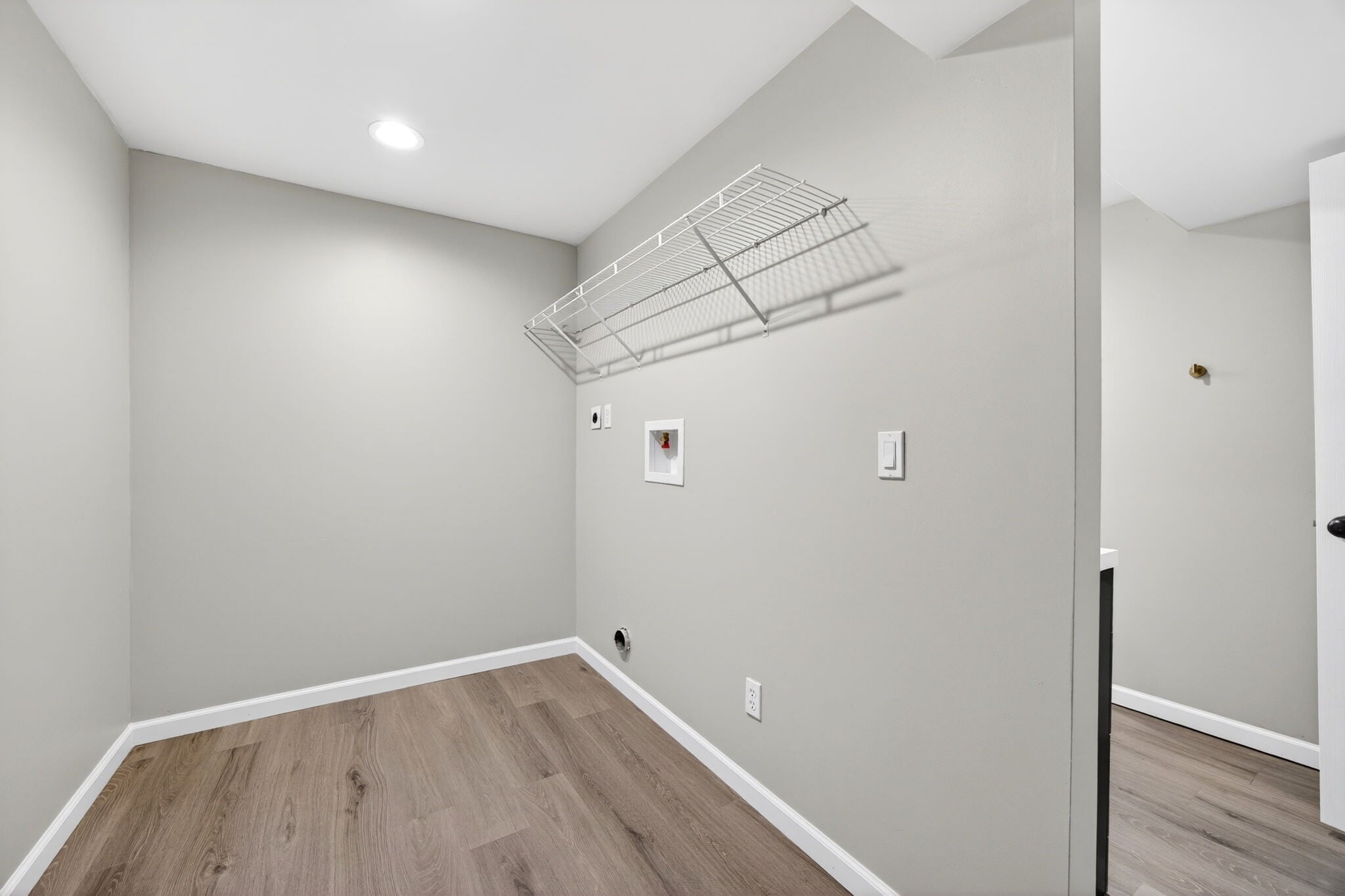 Laundry Room (1/2) - 3200 Schaffner Dr