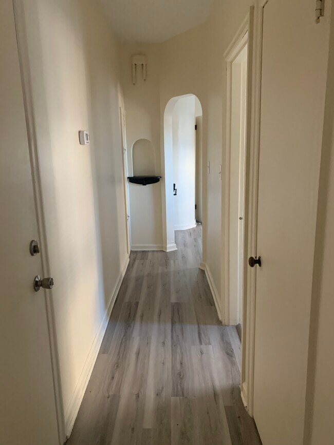 hall - 370 S State St