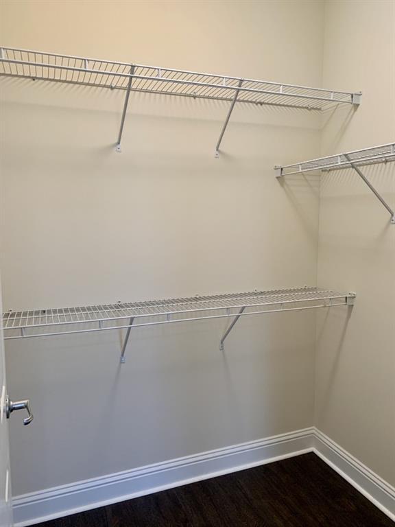 Building Photo - 5460 Glenridge View NE