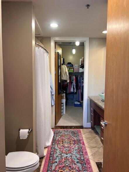 Bathroom 2 - 150 Bee St