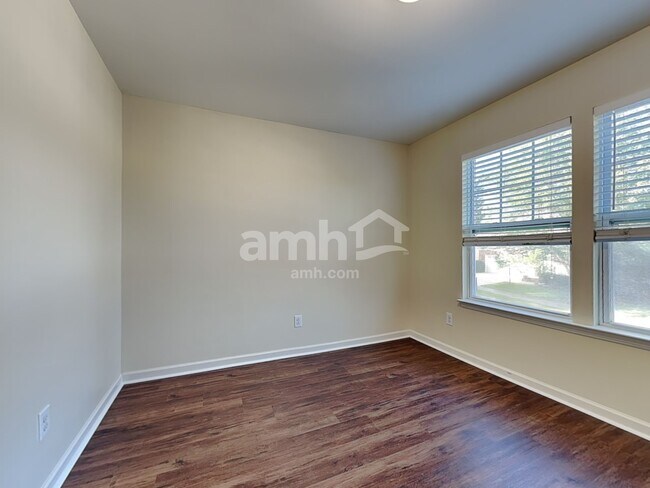 Building Photo - 4311 Hampstead Heath Dr