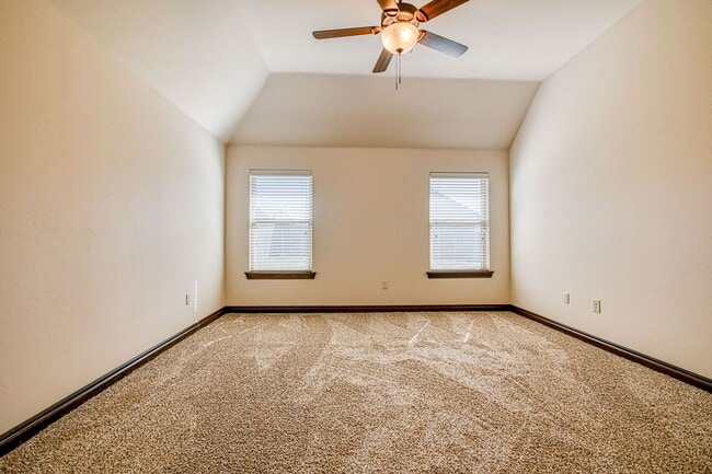 Building Photo - Beautiful home in desired Williamson Farms!