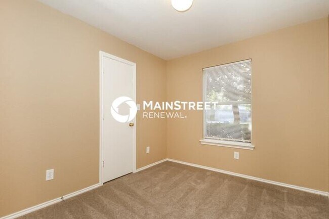 Building Photo - 3 Bedroom Pet-Friendly Home in San Antonio...