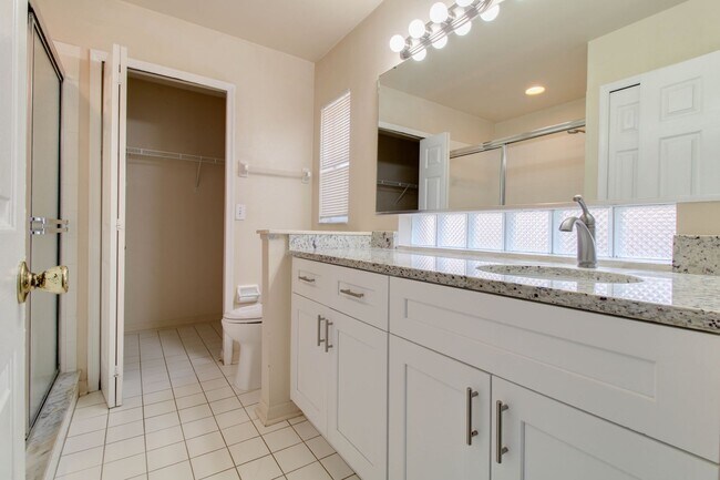 Building Photo - 10538 Sun Villa Blvd - Available December ...