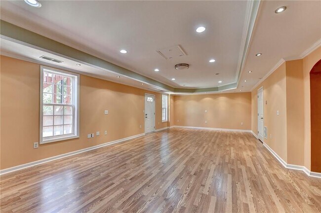 Building Photo - 770 Pimlicon Pl