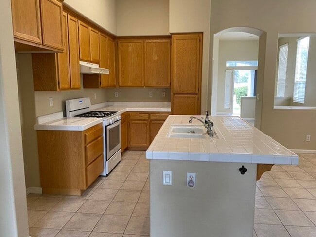 Building Photo - ~Beautiful 3 Bed 2 Bath House in Santa Rosa~