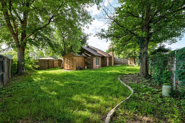 Building Photo - 3619 Chatham Ct