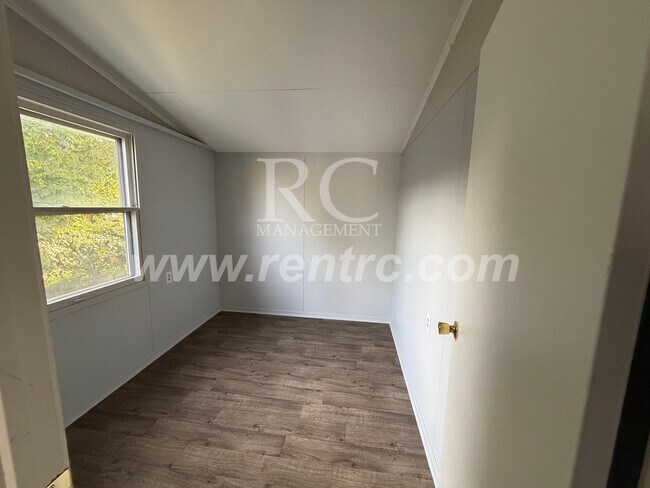 Building Photo - 403 Seminary-N