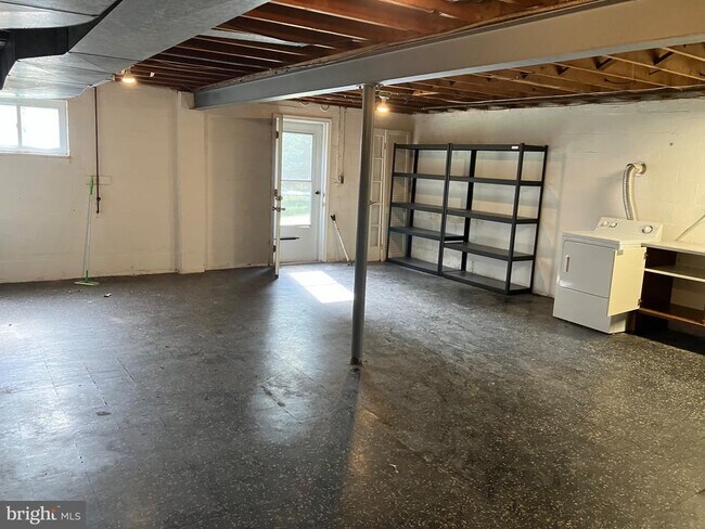 Building Photo - 7325 Radcliffe Dr