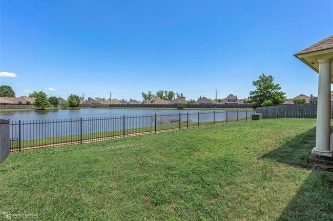 Building Photo - Gorgeous 4 Bedroom Home with Bonus Room in Bossier!