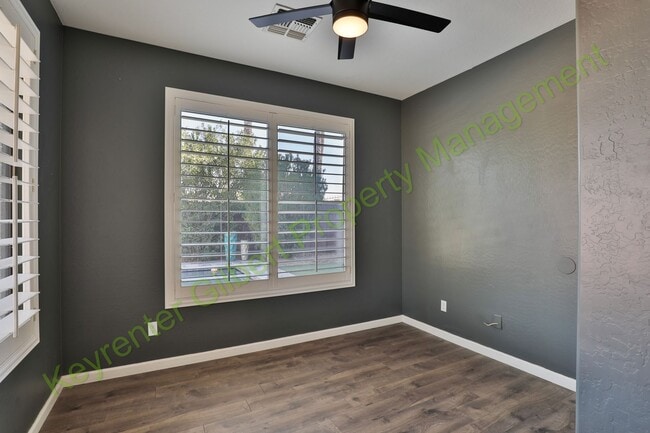 Building Photo - Spacious 4-Bedroom Home with Pool in Gilbe...
