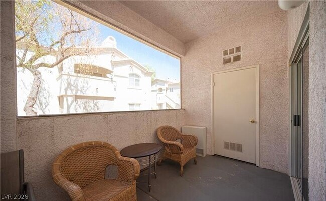 Building Photo - 6480 Annie Oakley Dr