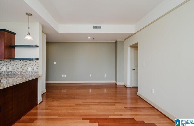 Building Photo - 2024 2nd Ave N