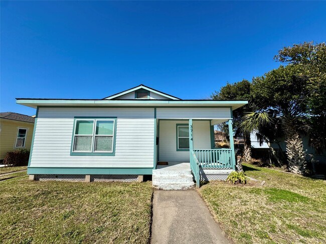 Building Photo - 3714 Avenue S 1/2