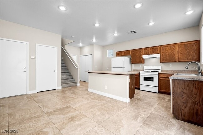 Building Photo - 6743 Winding Wood St