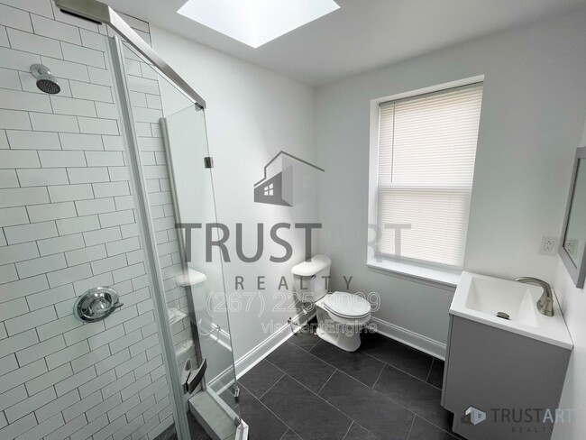 Building Photo - 4732 Longshore Ave