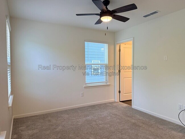 Building Photo - 437 Hacksaw Trl