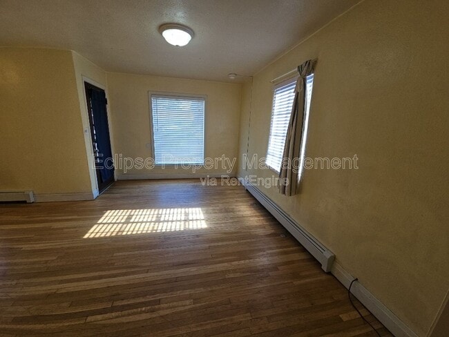 Building Photo - 1125 3rd St