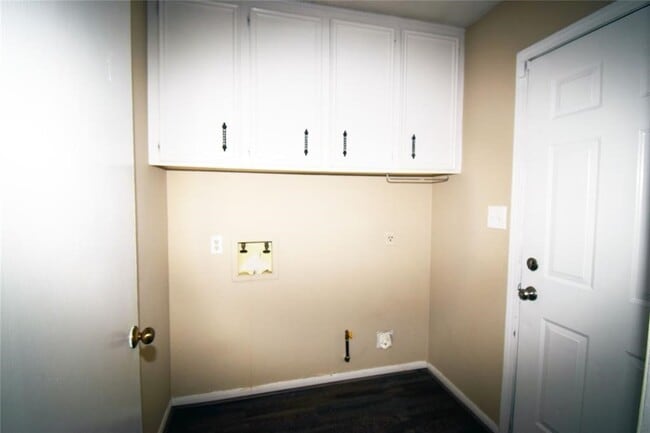 Building Photo - 1806 Cedarwood Ct