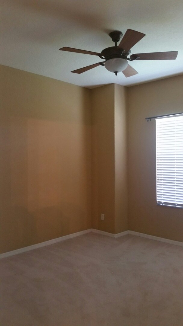 Building Photo - 350 Lake Amberleigh Dr