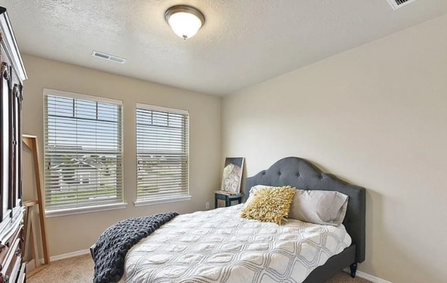 Building Photo - 12370 W Hollowtree Ct