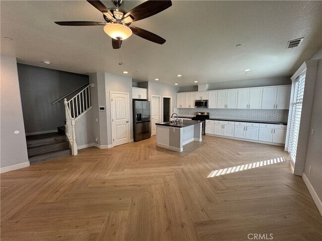 Building Photo - 501 Villa Way