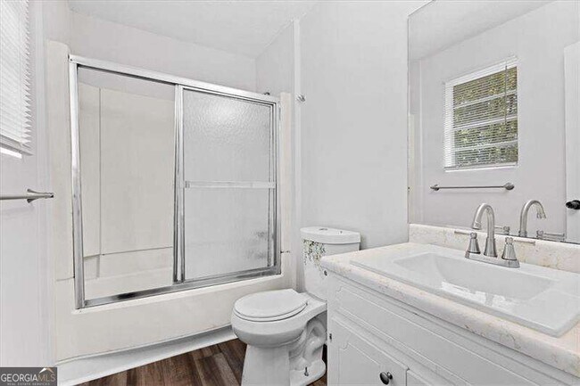 Building Photo - 3065 Tara Woods Dr